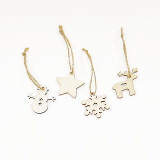 Evergreen And Berries Celebration Crackers - includes 8 Celebration Crackers